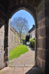 Blick durch das Laienportal, 2001, Foto: H. P. Döring & M. Kuras